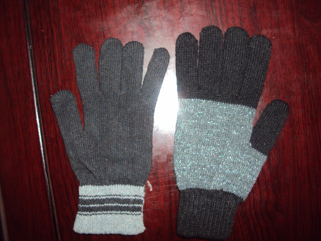 Knitted Gloves