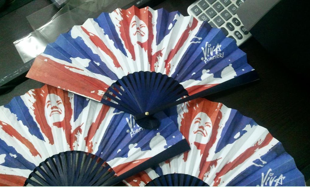 Cloth Folding Fans With Bamboo Ribs