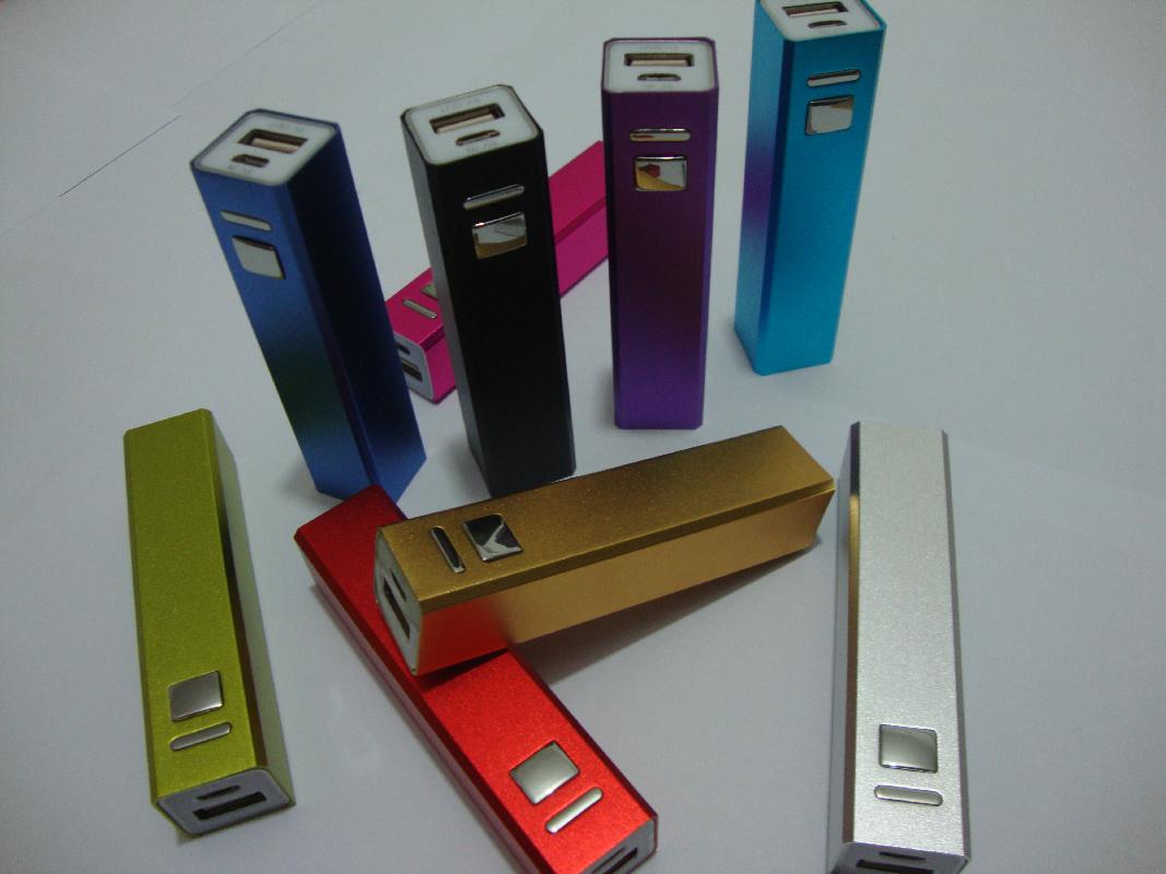 3 3/4" X 15/16" X 7/8" 1800mA Power Bank