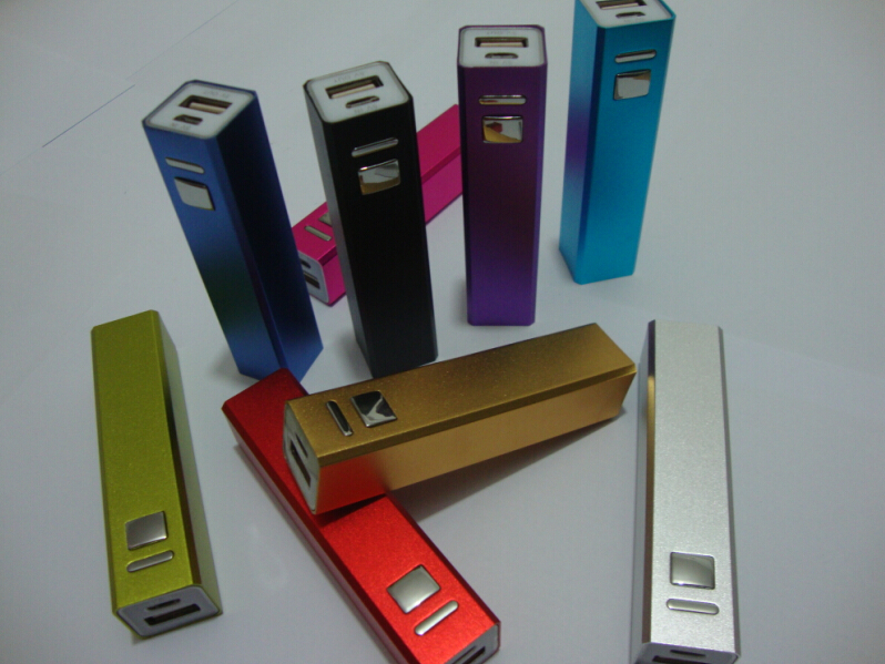 3 3/4" X 15/16" X 7/8" 1800mA Power Bank