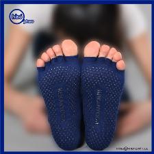 Morewin Low price bulk wholesale cutom anti slip women yoga five toe soc wholesale, custom printed logo